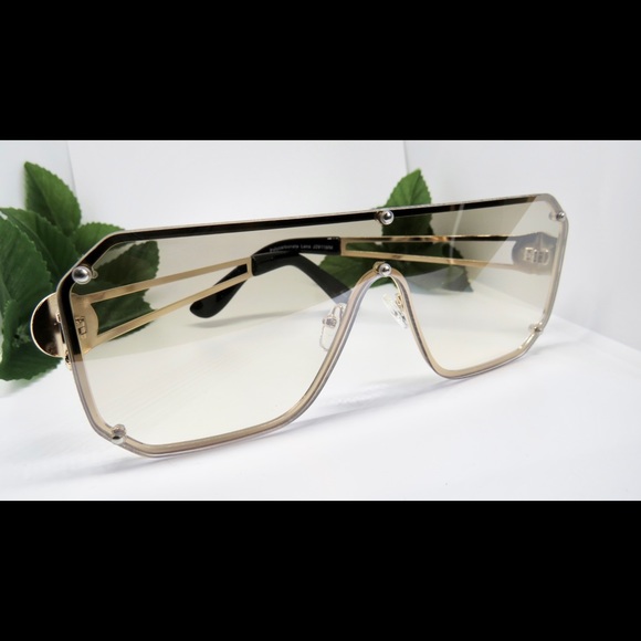 Oversized Sunglasses - Picture 14 of 15